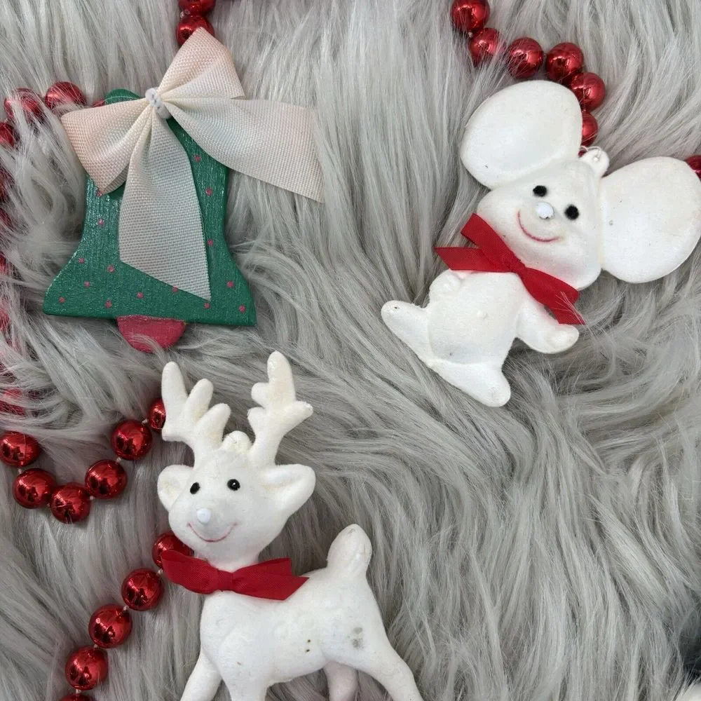 Vintage Festive Friends Christmas Garland‎ Red Beads 6 Ft Deer Snowman Mouse
